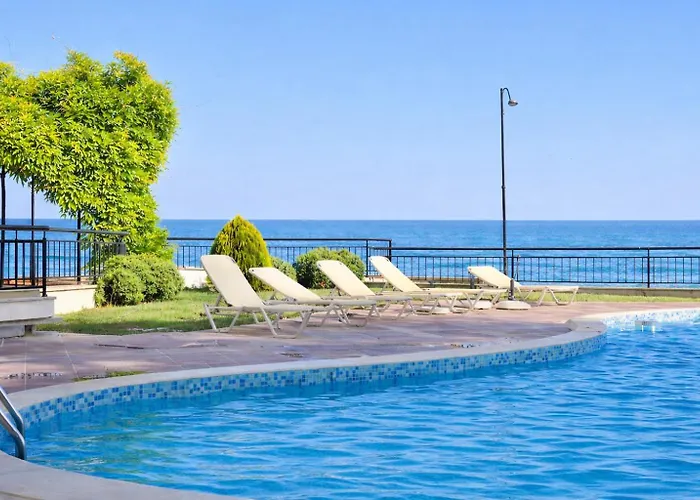 Апартаменти Four Seasons - Two Bedrooms - Free Parking - Complex Carpe Diem