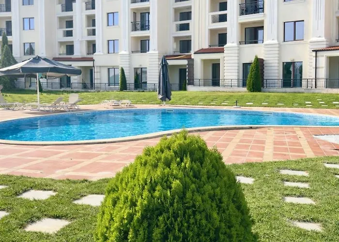 Four Seasons - Two Bedrooms - Free Parking - Complex Carpe Diem Апартаменти