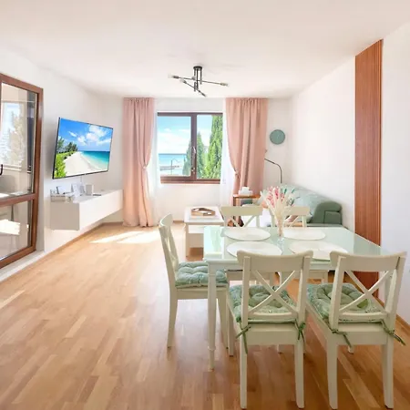 Apartment Two Bedrooms Four Seasons - Free Parking - Complex Carpe Diem Balchik